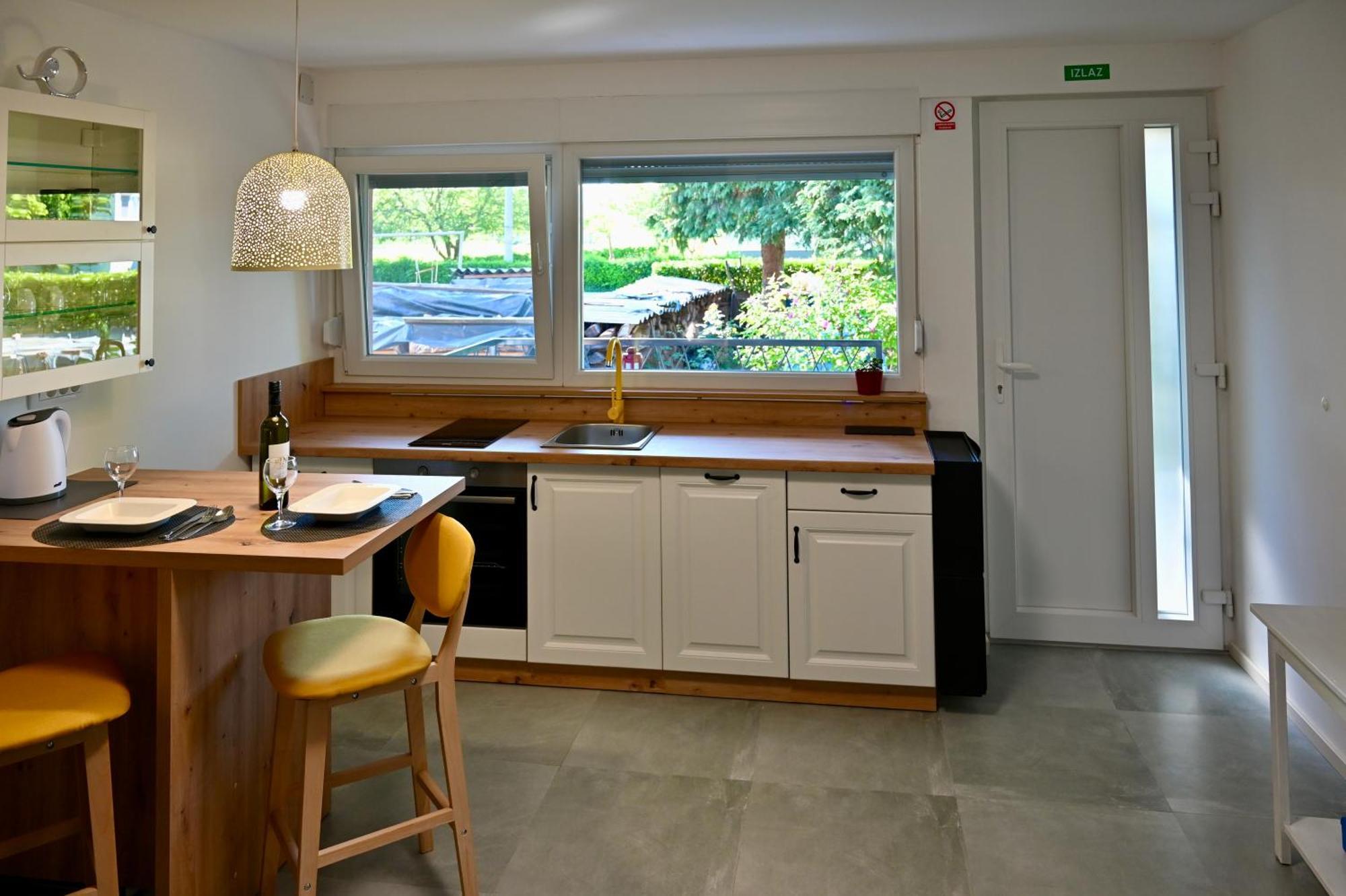 Studio Apartman Una -Self Check In,Free Parking Karlovac Extérieur photo